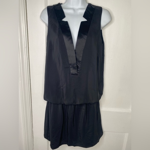 AMANDA UPRICHARD Brody Black Sleeveless V-Neck Sleeveless Designer Dress - Picture 2 of 9